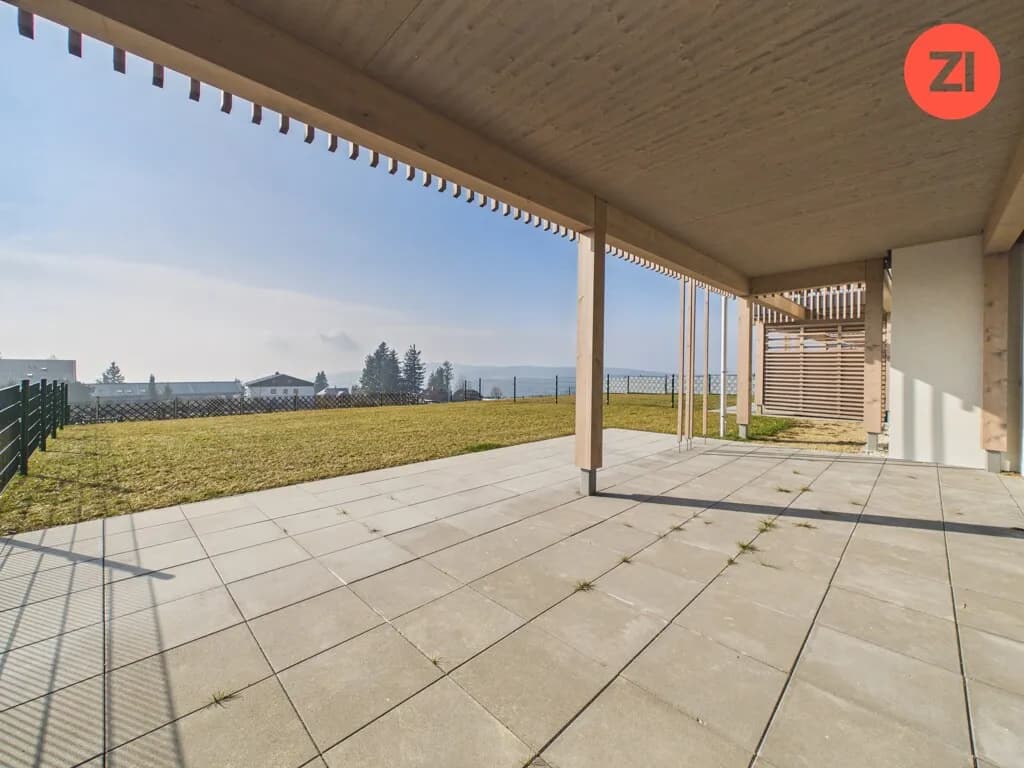 *Über der Nebelgrenze* 4- Zimmer Anlegerwohnung mit Terrasse und Garten
