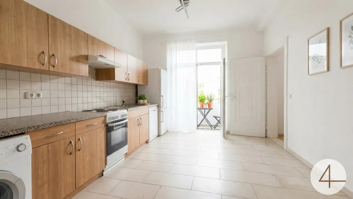Rarität in Krems: Charmante 3-Zimmer-Stilaltbauwohnung mit Balkon & Lift – nähe Stadtpark
