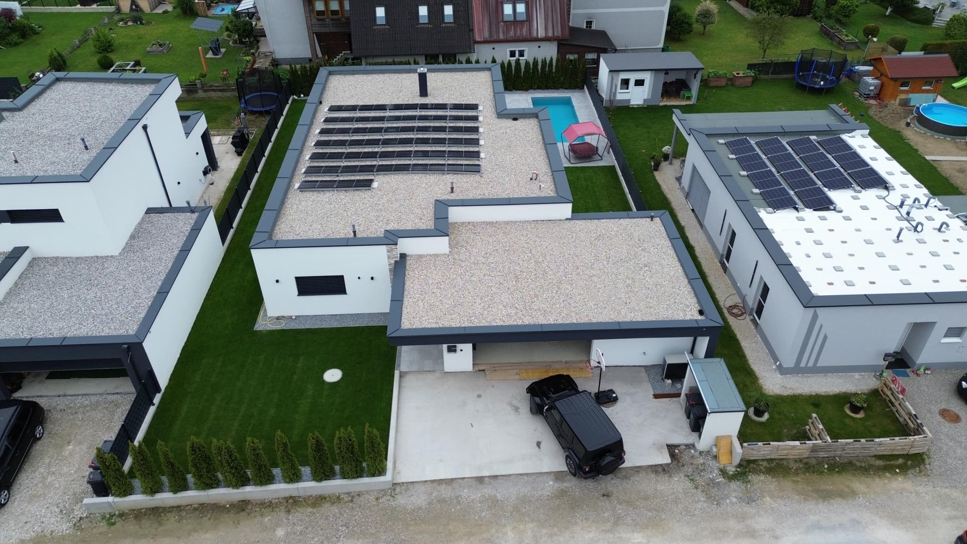 Luxusbungalow mit Pool, loxonegesteuert, Doppelgarage/3 Meter Raumhöhe/54m2 Wohnzimmer -NEUER PREIS - Bild 1