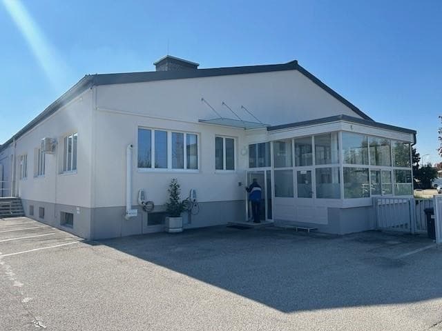 Hochwertige Büros günstig zu vermieten 500 und 550 m² verfügbar und 280 m² in einem Extragbäude B Widmung. - Bild 1