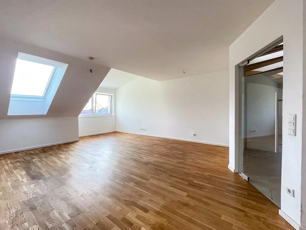 Eferding: Dachgeschosswohnung mit Garten in bester Zentrumslage!