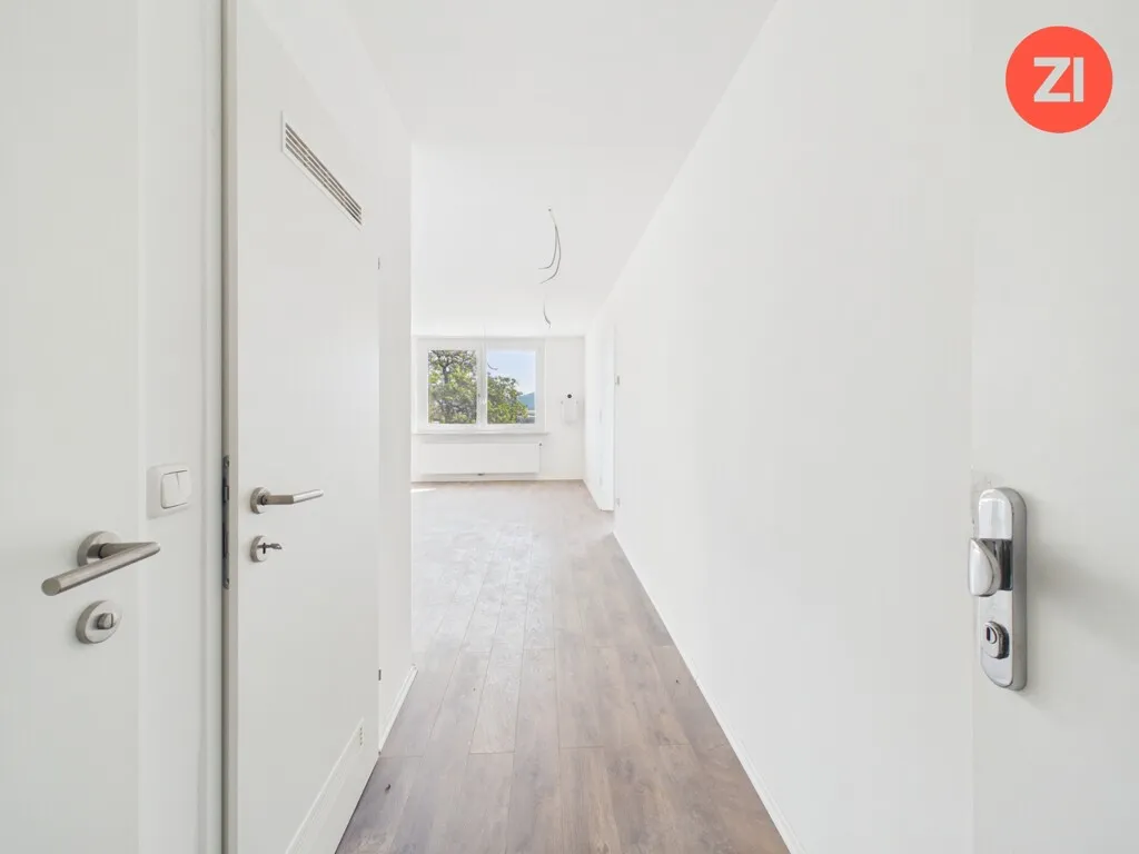 Generalsanierte Wohnung in Bahnhofsnähe mit Balkon und Außenstellplätzen