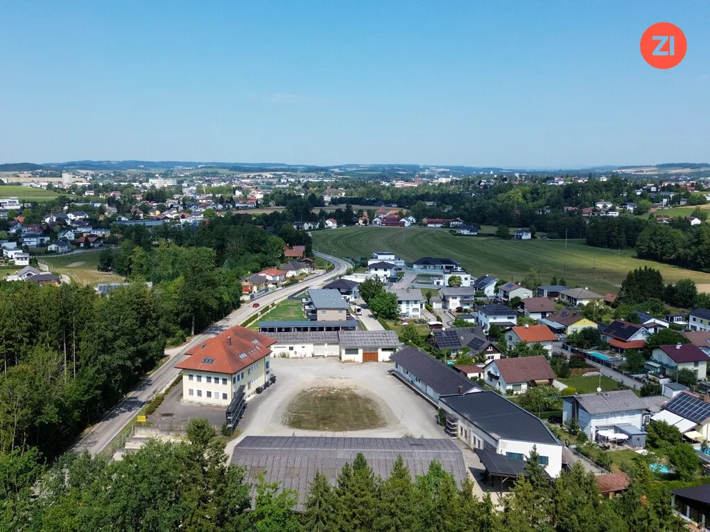Großzügige Betriebsliegenschaft mit über 9.200 m² Grundstück in Top-Lage bei Ried im Innkreis
