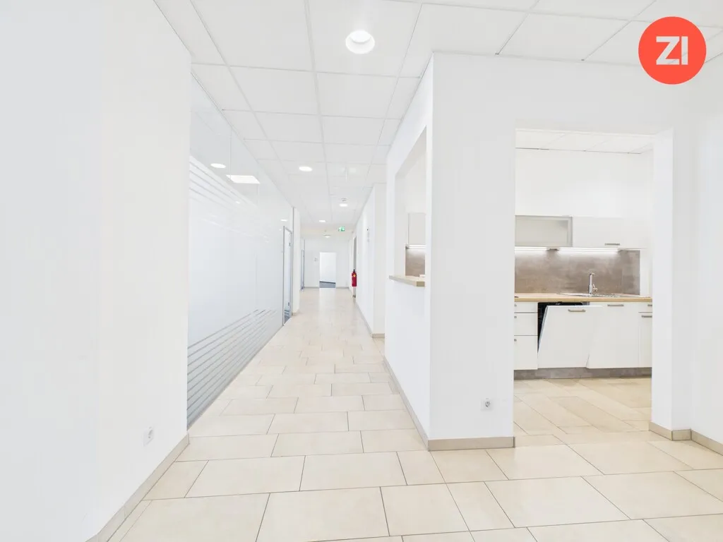 Moderne Bürofläche mit perfekter Infrastruktur nahe der PlusCity